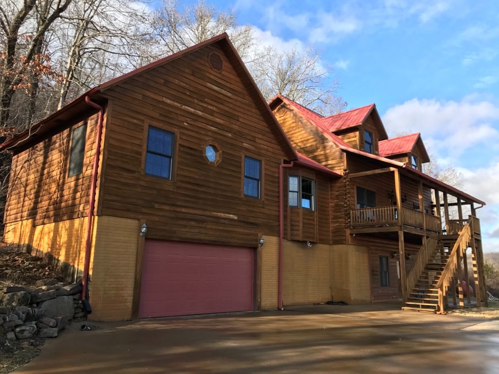 Living Springs Log House
